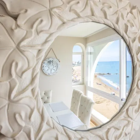 Apartment Aguamarina On The Beach Front Málaga Esterno foto